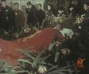 《敬爱的周恩来总理永垂不朽》剧照