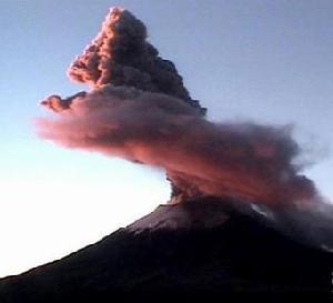 波波卡特佩特火山喷发
