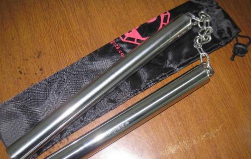 双节棍一般认为起源于中国.