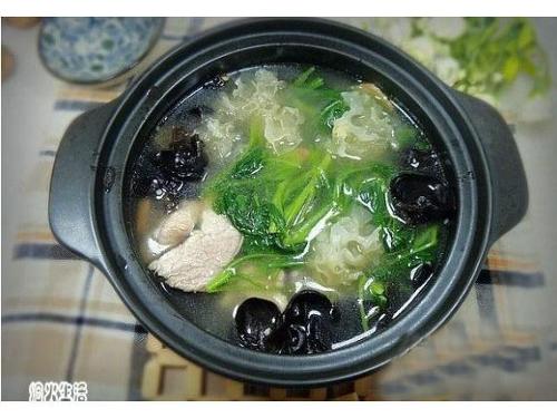 光影集锦 图册集锦 花絮视频 主料 菠菜150g 水发银耳50g 水发黑木耳