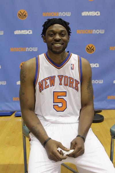 nba篮球运动员比尔·沃克介绍