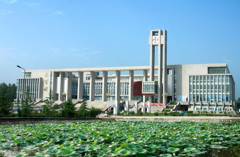 郑州科技学院图书馆