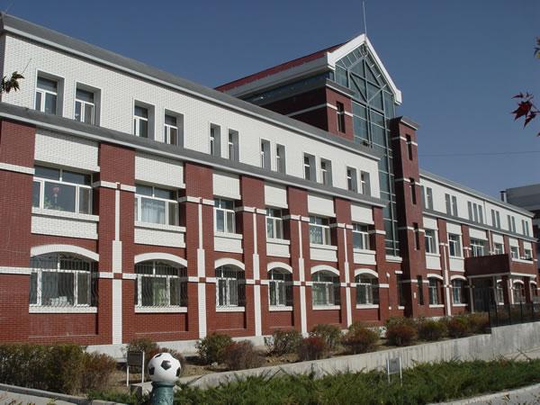 长春工业大学人文学院