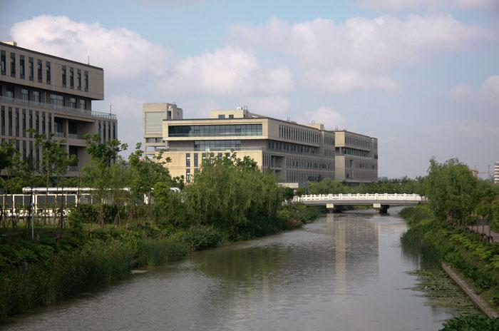 上海科技大学