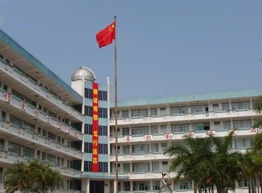 茂名市第十七中学2016届高一下学期期末考试(物理)