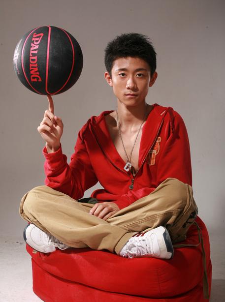 知名校友张一山