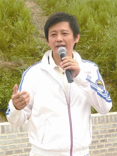 一个江西九江农村长大的孩子,作为著名演员程之之子,遗传基因使得程前