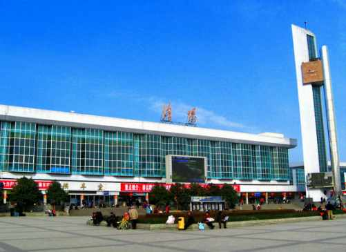 龙门站 焦柳铁路(大湛通道):洛阳北站,关林站 蒙中铁路(洛阳市洛宁县)