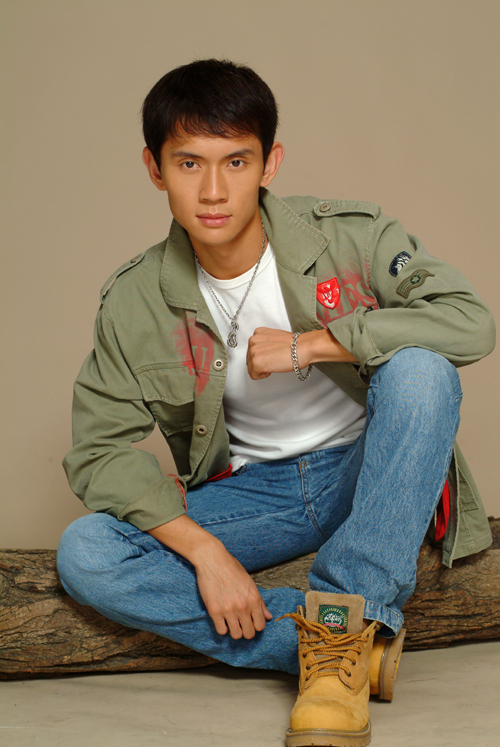 全部版本 历史版本   姓名:赵强   性别:男   身高:182cm 体重:72kg