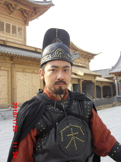 曾为梁中书手下都监.为四把金刀之一,其余三人为:关胜,戴文龙,史文恭!