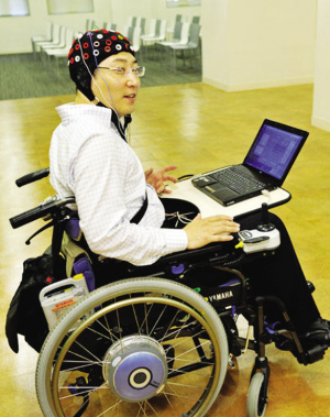 网易新闻:《丰田研发出新技术:可用脑电波控制轮椅》 http://news.
