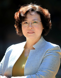 1998年起在清华大学人文学院经济学所任教.