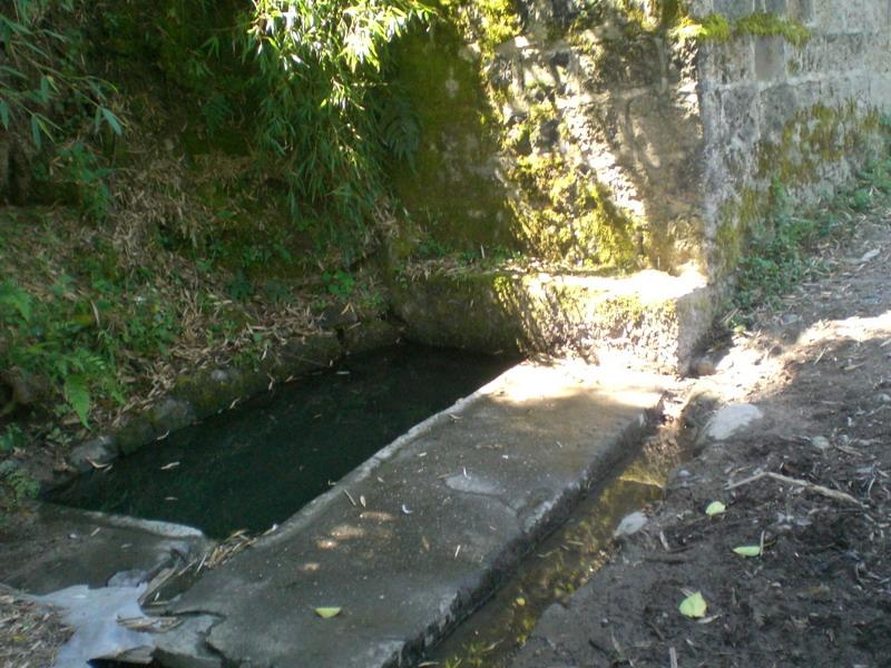 14 畝. 該村到2006年底,農戶住房以木架結構住房為主,其中有15