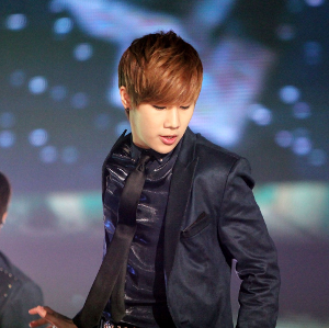 拥有完美声音的金圣圭