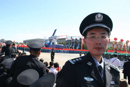 张建国 ,男,出生于重庆市酉阳土家族苗族自治县.