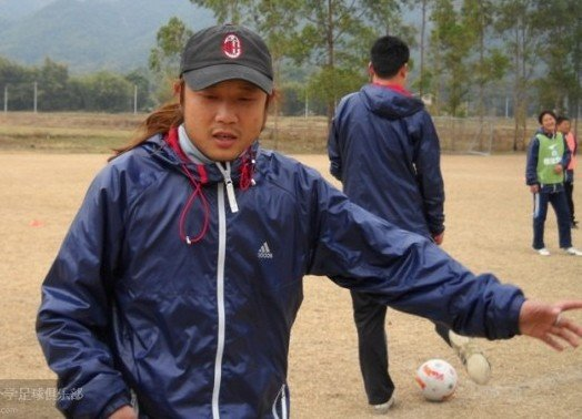 张义(武汉市江汉区振兴路小学足球队教练) - 搜狗百科