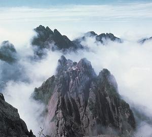 云涌玉屏峰