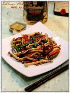 干煸鸡腿菇