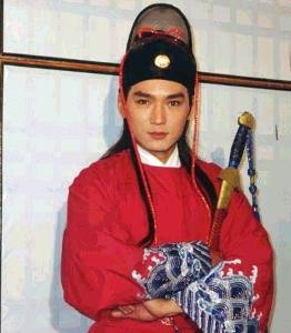 他申诉冤情,曹鸿手下何元凯竟阻止告状人进入驿馆,被展昭,欧阳春拿住