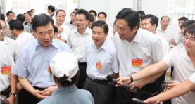 广东省政府领导来校指导