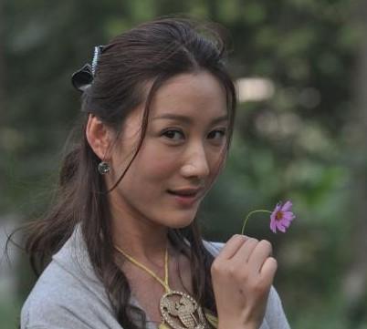 涉案并深刻反映人性色彩的剧作,《愤怒的面具》是这一系列的开篇之作