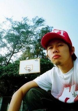 蛋堡,是台湾饶舌歌手杜振熙的别称.