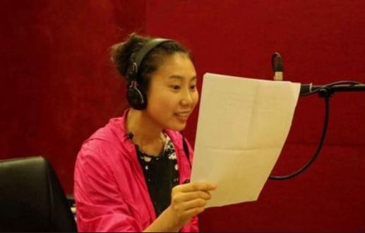 刘露,女性配音演员,光合积木配音组主要成员之一,现居北京,曾在多部