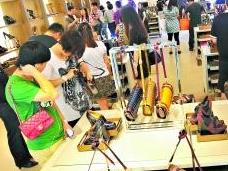 轻奢侈品卖场