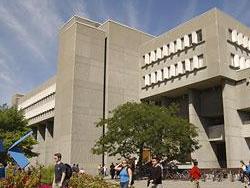 加拿大卡尔顿大学