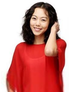 李康萱(金敏喜饰演)