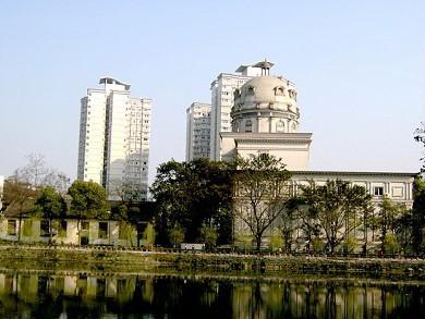 重庆大学