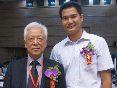 韦政岳秘书长与周铁农副委员长