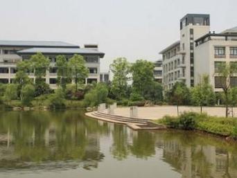 重庆大学