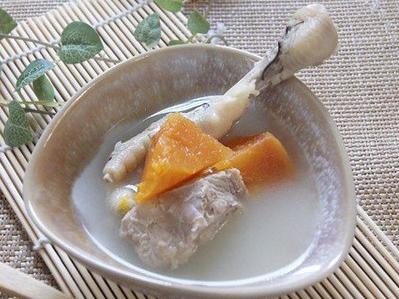 海参鸡爪木瓜汤
