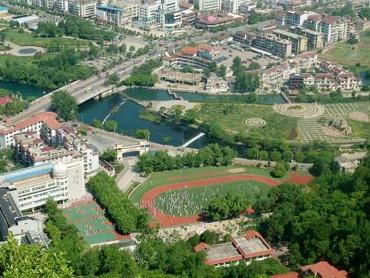 贵阳市清华中学