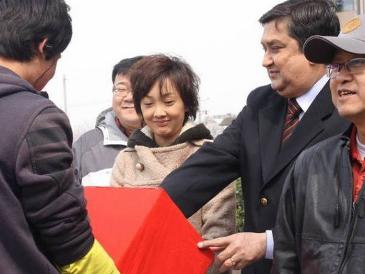 《幸福生活在招手》任程伟饰好男人 传递正