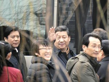 习近平主席现身北京南锣鼓巷