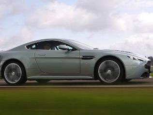 V12 Vantage 宣传照