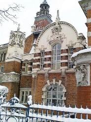 东伦敦大学