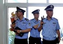 《新警事》