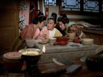 《鬼叫春》剧照