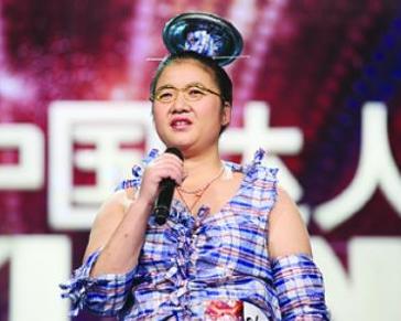 杨思惠,1974年出生于四川成都,一名洗碗工,参加选秀节目演唱闽南语