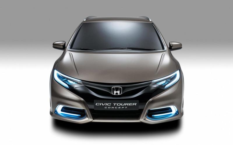 一絲不掛 Honda Civic旅行車 大肚量性感尤物搶先曝光