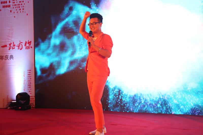 图册：刘彪演唱《成都漂移哥》