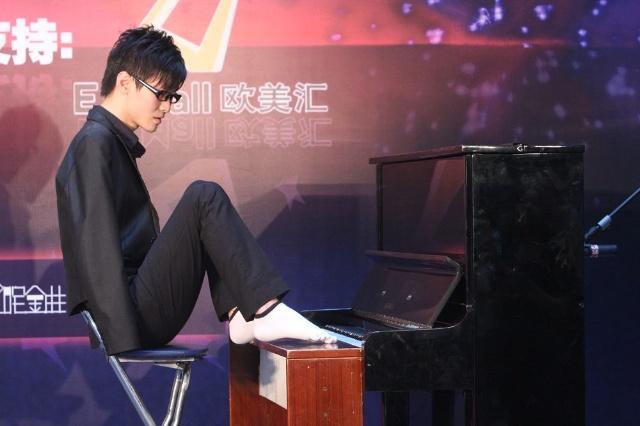 刘伟 无臂钢琴师 搜狗百科