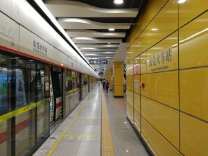 东莞轨道交通2号线地下站台