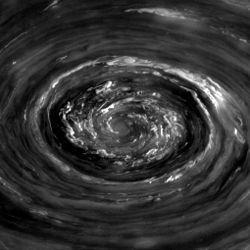 土星六角形，位于土星北极的云涡旋。