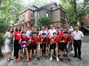 台湾沪江高中一行参观上海理工大学