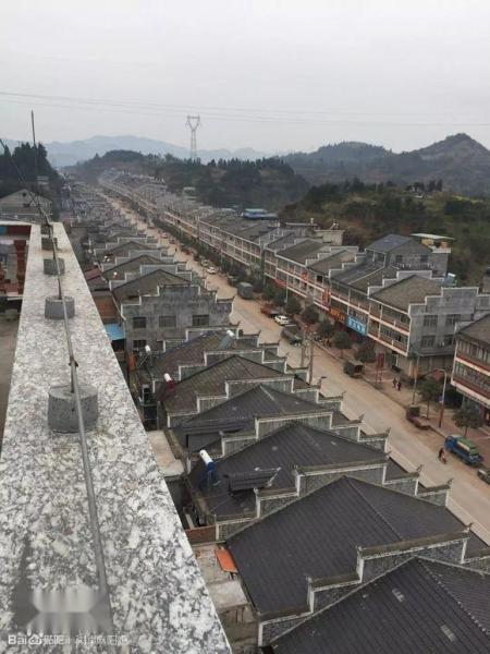 锦和进站路