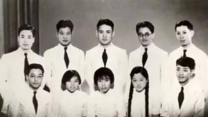 清华大学物理系毕业生合影（前右一于光远）